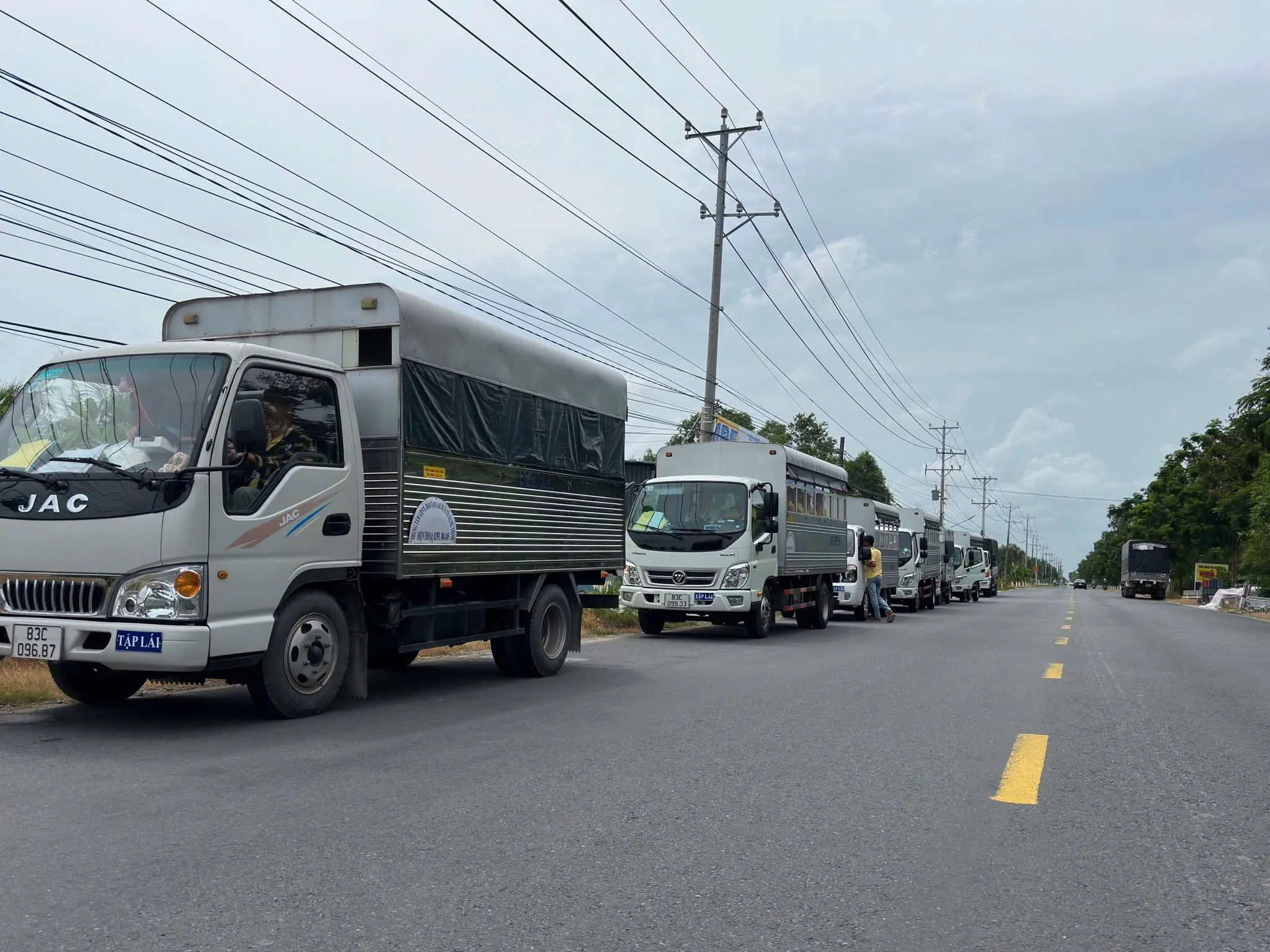 Xe tập lái của trung tâm